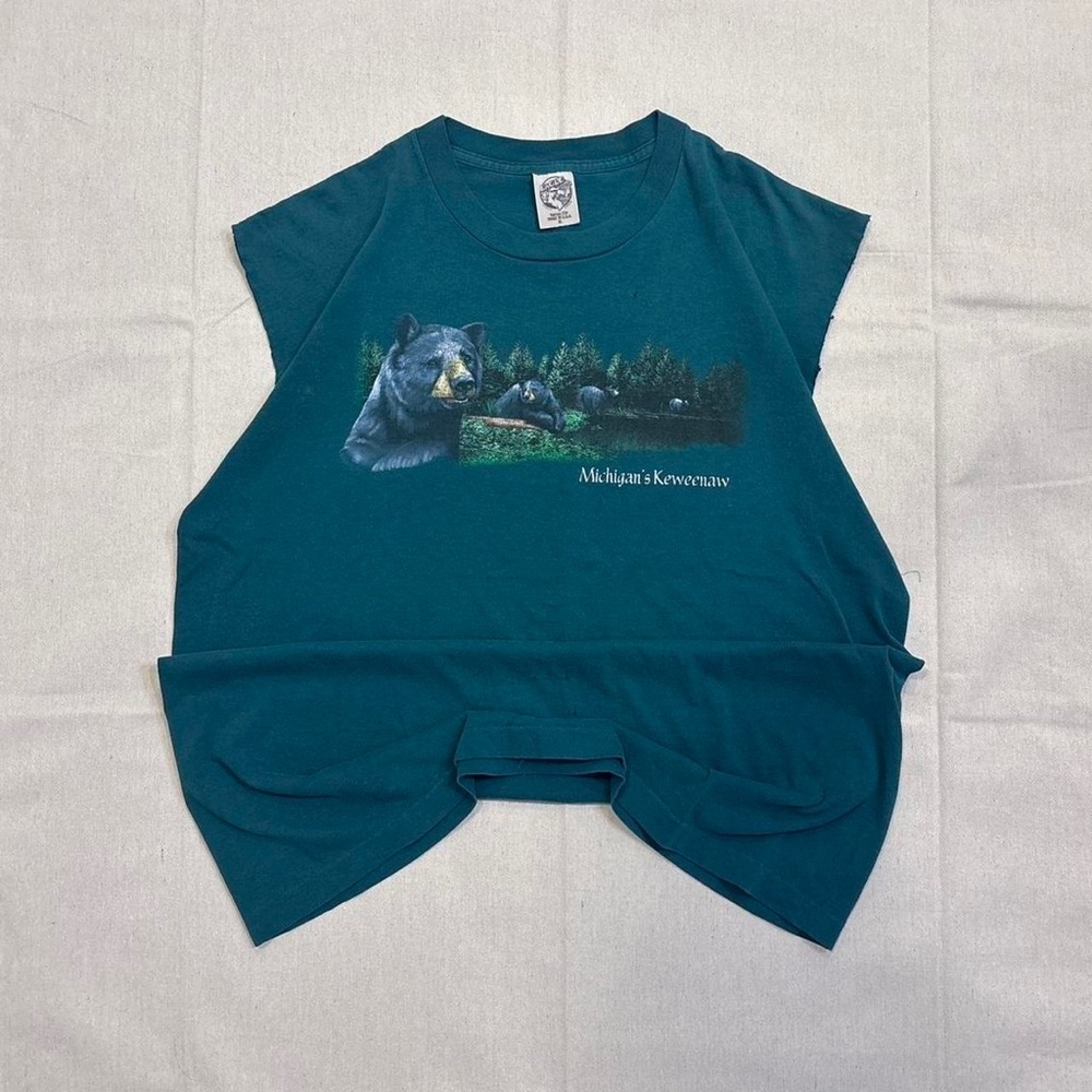Vintage 90’s Eagle Products bear scene graphic cutoff tee